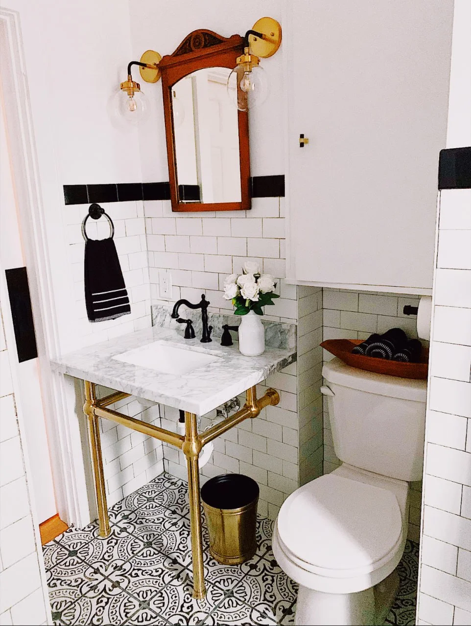 Modern farmhouse living room